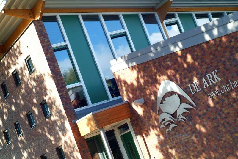 Ark dubbeglas vervangen school